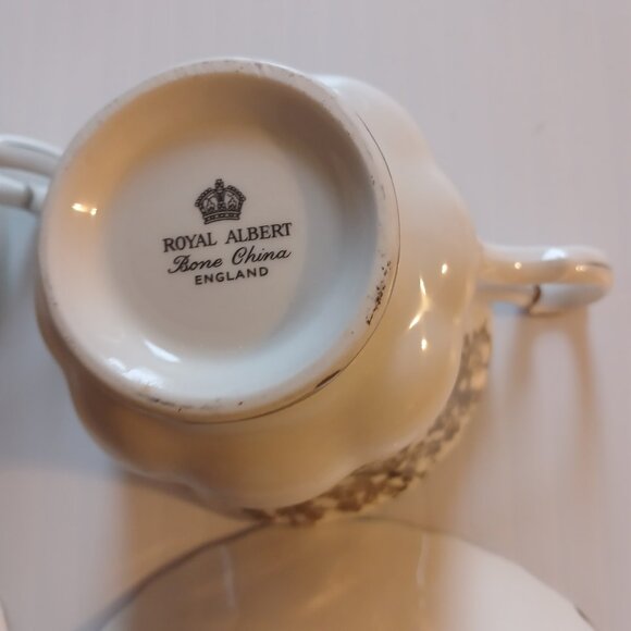 Royal Albert 25th Anniversary Silver Filigree Tea Cup & Saucer Set of 2 - Picture 5 of 11